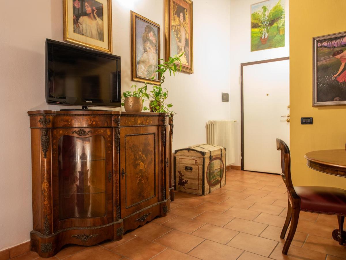 Corte Degli Estensi, Romantica Mansardina Ferrara Buitenkant foto